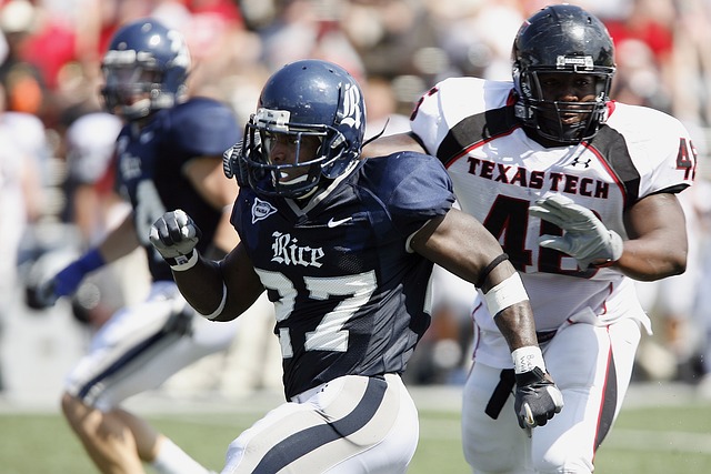 这脚任意球让门将都愣住了